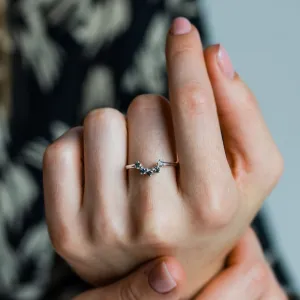 Vykrojený snubní prsten se salt'n'pepper diamanty ENZO Thumbnail