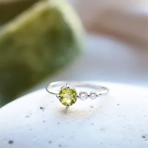Zlatý prsten s olivínem a diamanty OLIVIA Thumbnail