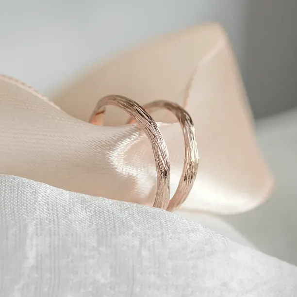 Gold twig wedding rings MIANA Image
