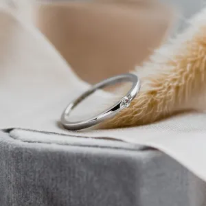 Minimalist diamond engagement ring HAIM Thumbnail