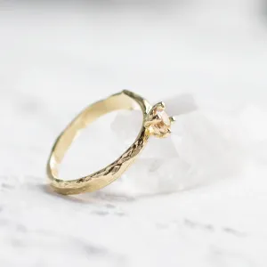 Angled view of the gold branch ring with morganite DREMIA