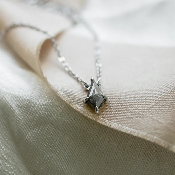 Gold necklace with salt and pepper diamond MELBOURNE Image