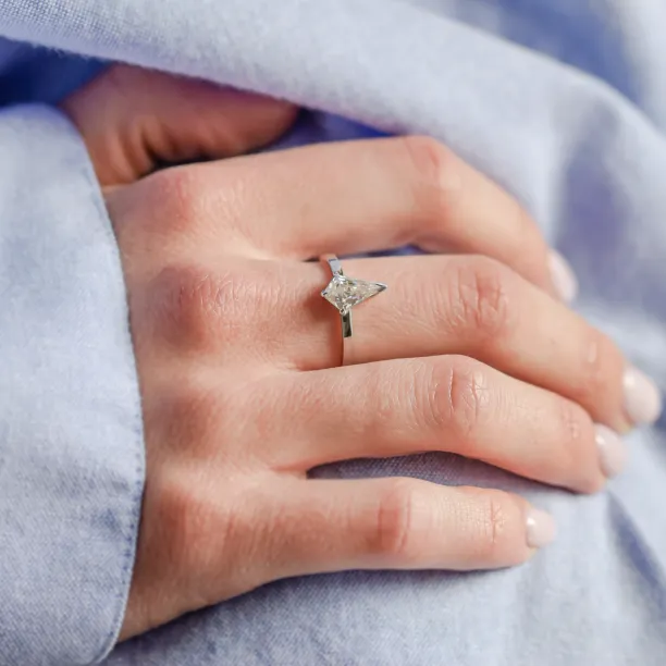 Original engagement ring with kite moissanite DOMITIA Image