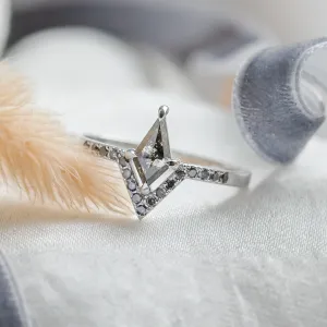 Unusual engagement ring with salt and pepper diamonds FRECCIA Thumbnail
