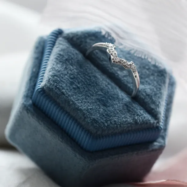 Vykrojený snubní prsten s diamanty HARRY Image