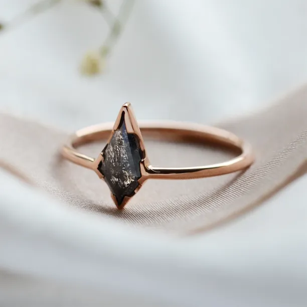 Basic salt'n'pepper diamond ring WILMA Image