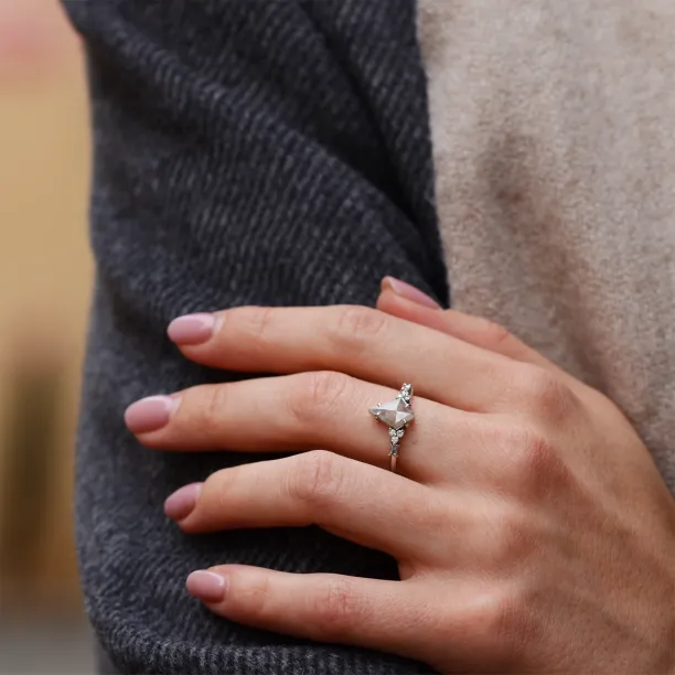 Unusual diamond engagement ring ARNALDO Image