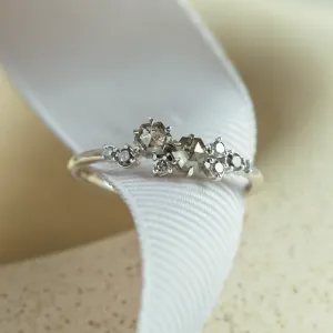 Zlatý cluster prsten CLARINA s hexagon salt'n'pepper diamanty
