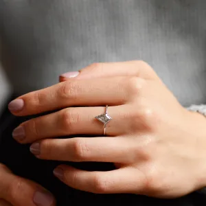 Minimalist kite salt'n'pepper diamond ring BILLIE Thumbnail