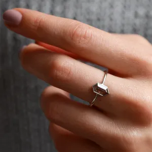 Minimalist engagement ring with salt'n'pepper diamond ELLIOT Thumbnail