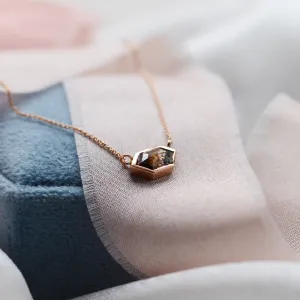 Zlatý náhrdelník s hexagon salt and pepper diamantem PERTH