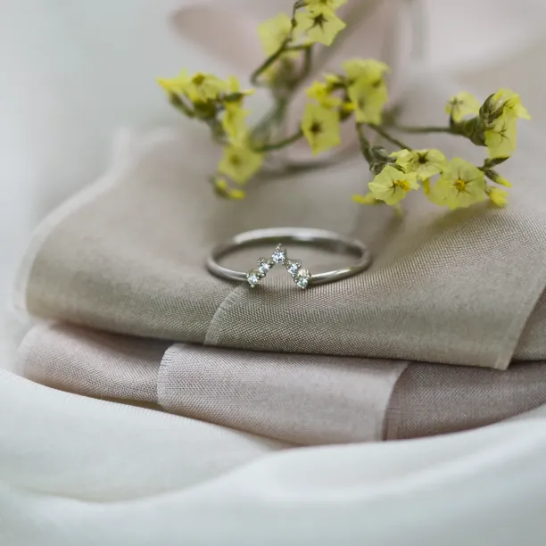 Curved diamond wedding ring EMILIANO Image