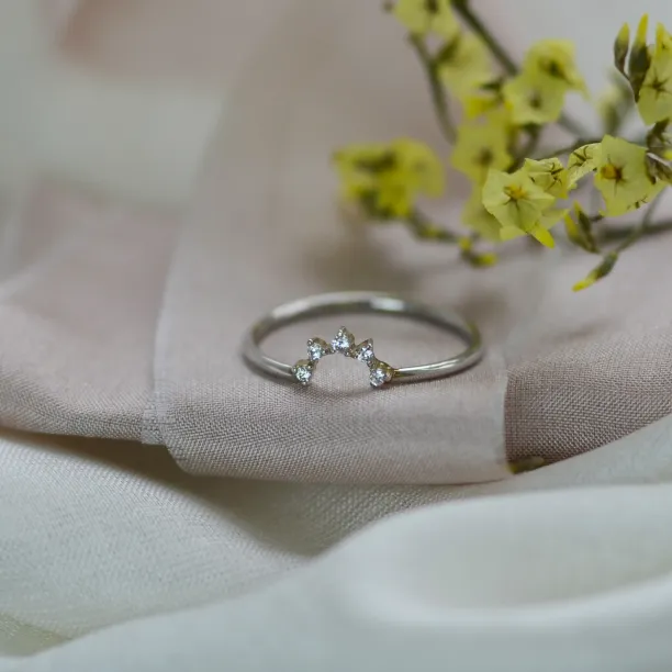 Curved diamond wedding ring EMILIANO Image