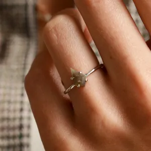 Minimalist ring with kite salt'n'pepper diamond GIUDITTA Thumbnail