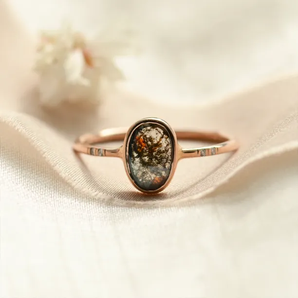 Gold ring with oval salt'n'pepper diamond FIORELLA Image