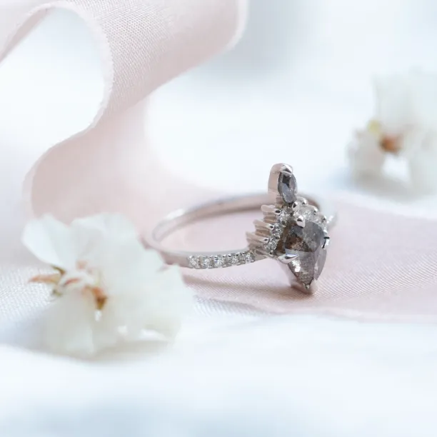 Engagement cluster ring with salt'n'pepper diamonds FIORENTINA Image