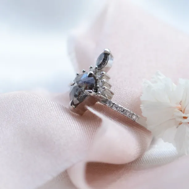 Engagement cluster ring with salt'n'pepper diamonds FIORENTINA Image