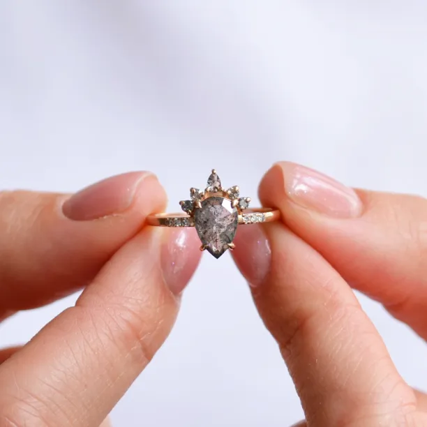 Gold cluster salt'n'pepper diamonds ring FILOMENA Image