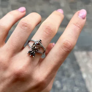 Salt and pepper diamonds in luxury ring RABBIT Thumbnail