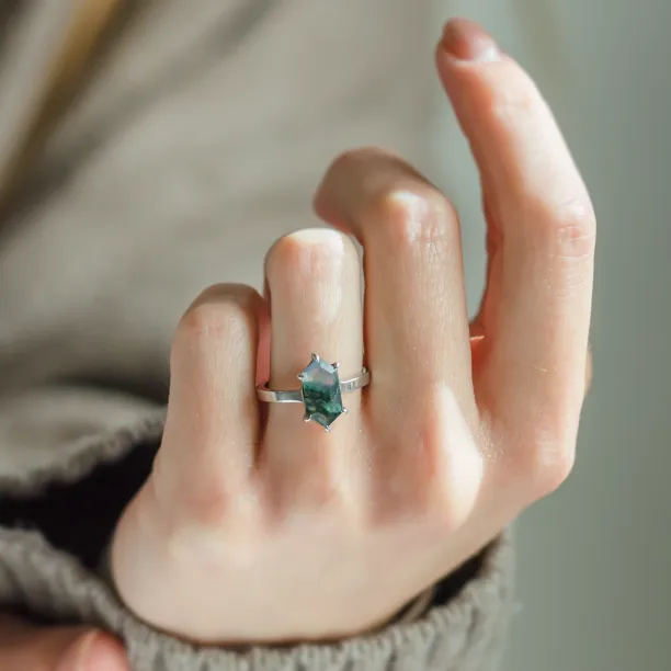 Vintage gold moss agate ring BENEDETTA Image