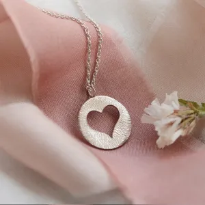 Gold hammered pendant with heart AMORE Thumbnail