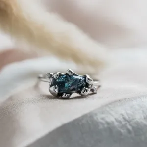 Gold raw blue diamond ring with classic diamonds POSEIDON Thumbnail