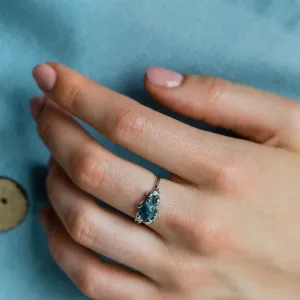 Gold raw blue diamond ring with classic diamonds POSEIDON Thumbnail