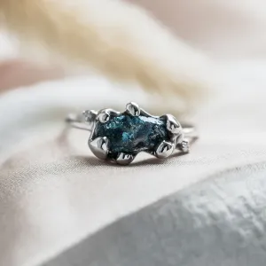 Gold raw blue diamond ring with classic diamonds POSEIDON