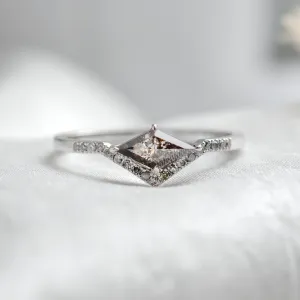 Unusual ring with salt and pepper diamond and side diamonds NICOLE