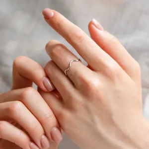 Dainty gold wavy ring GAIA Thumbnail