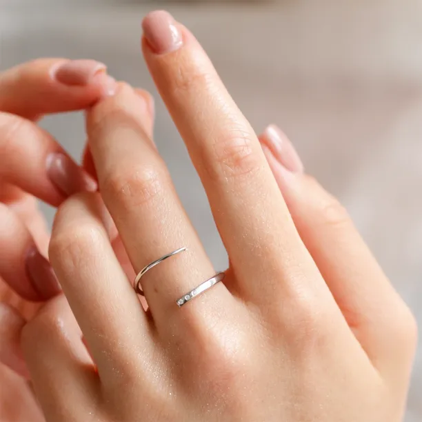 Zlatý spirálovitý prsten s diamanty CHIARA Image