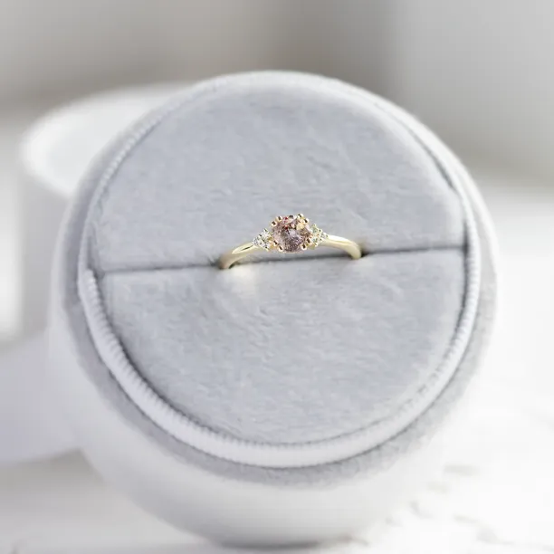 Engagement ring with lepidocrocite and diamonds FRAISE Image