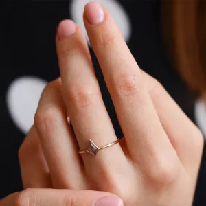 Minimalist kite salt and pepper diamond ring DAKOTA