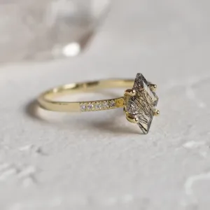 ESTER gold ring with kite rutilated quartz and diamonds, angled close-up