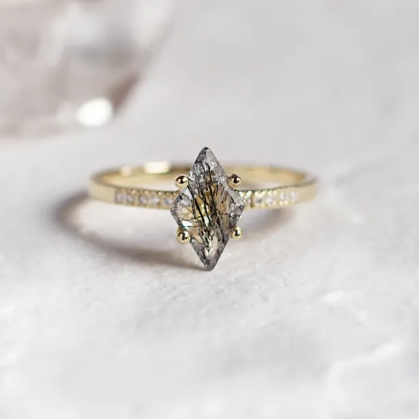 ESTER gold ring with kite rutilated quartz and diamonds
