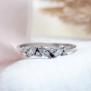 Zlatý prsten s kulatými a markýz diamanty  VALLYS