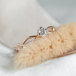 Zlatý propletený prsten s diamantem QUEENS Thumbnail