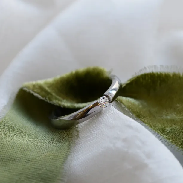 Gold diamond tension ring NOVIK Image