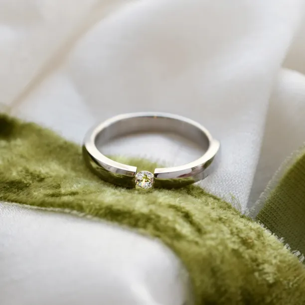 Gold diamond tension ring NOVIK Image