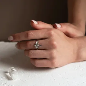 Netradiční snubní prsten s kite salt and pepper diamantem NIAM Thumbnail