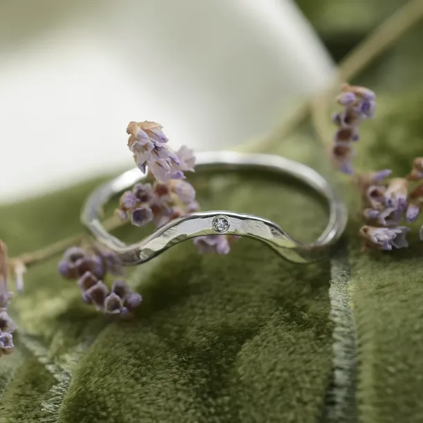 Hammered curvy wedding ring with diamond ASHLING Image