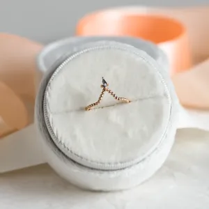 Vykrojený prsten s kite salt and pepper diamantem ISOLDE Thumbnail