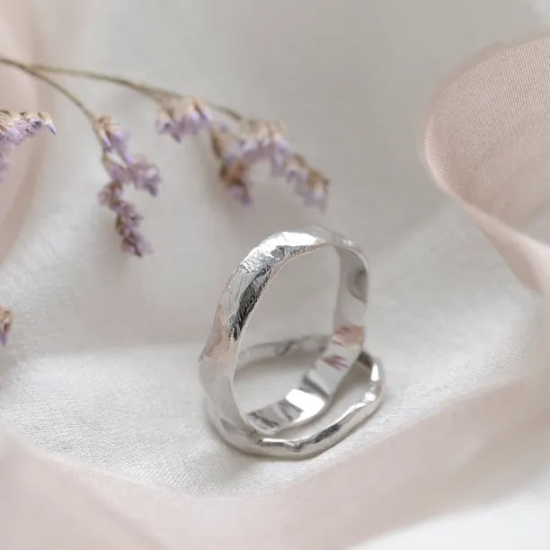 Atypical wedding bands with a rounded surface ORGANICA Image