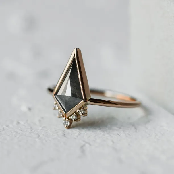 Kite salt and pepper diamond ring in cluster style EININ Image