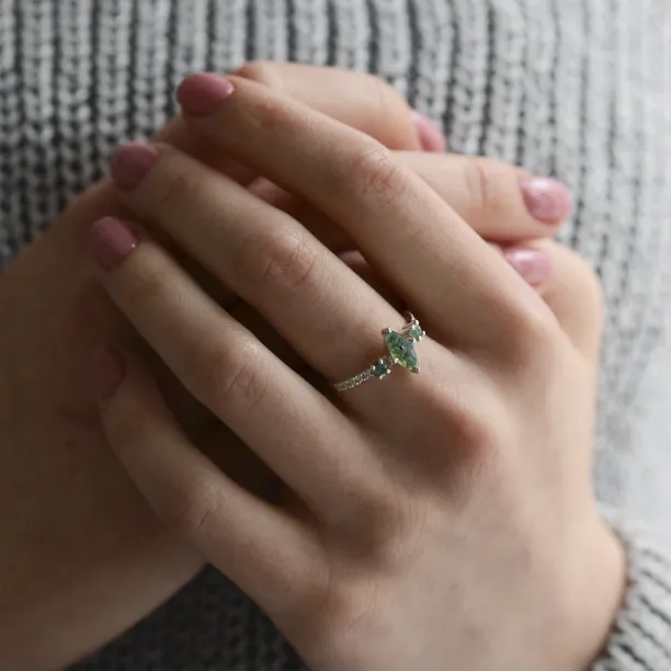 OSCAR moss agate and diamond ring worn across the hand