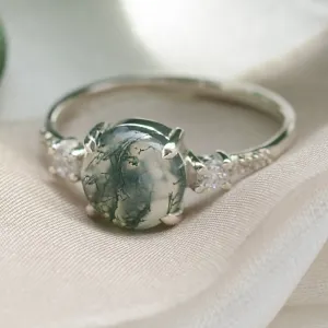 Gold ring FIONNUALA with cabochon moss agate and diamonds