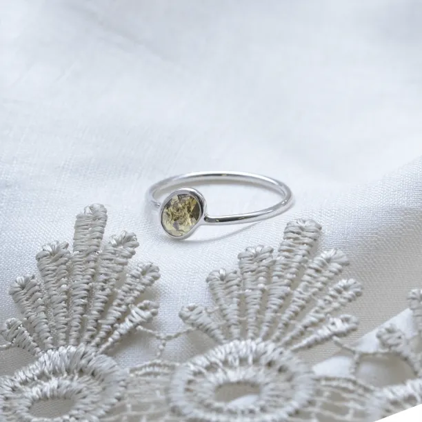 Zlatý prsten s bezel salt and pepper diamantem RIONA Image