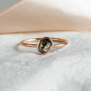 Zlatý prsten s bezel salt and pepper diamantem RIONA Thumbnail