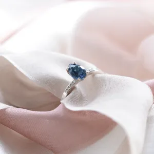 Prsten ze zlata s modrým topazem a diamanty EIMEAR Thumbnail