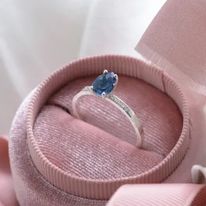 Prsten ze zlata s modrým topazem a diamanty EIMEAR Thumbnail